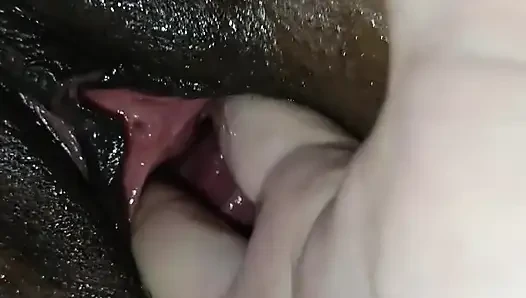 Istri kurus kulit hitamku ngentot dan muncrat