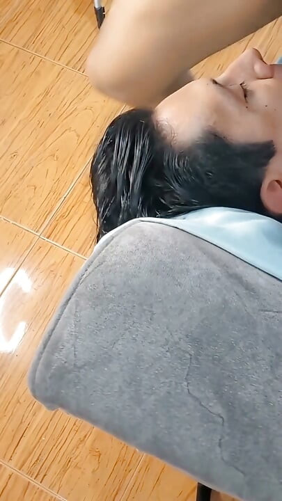 Büyük yarağıyla boğazımı mahvetti