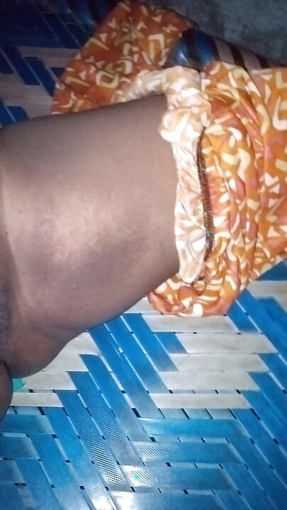 Bhabhi ne rat me chudai ki chut me mal dalbaya