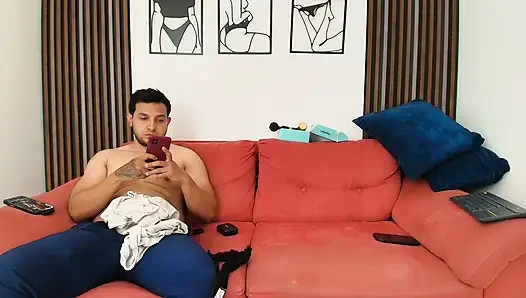 BVECINA STAYS AT HOME AND SHOWS ME HER ASS