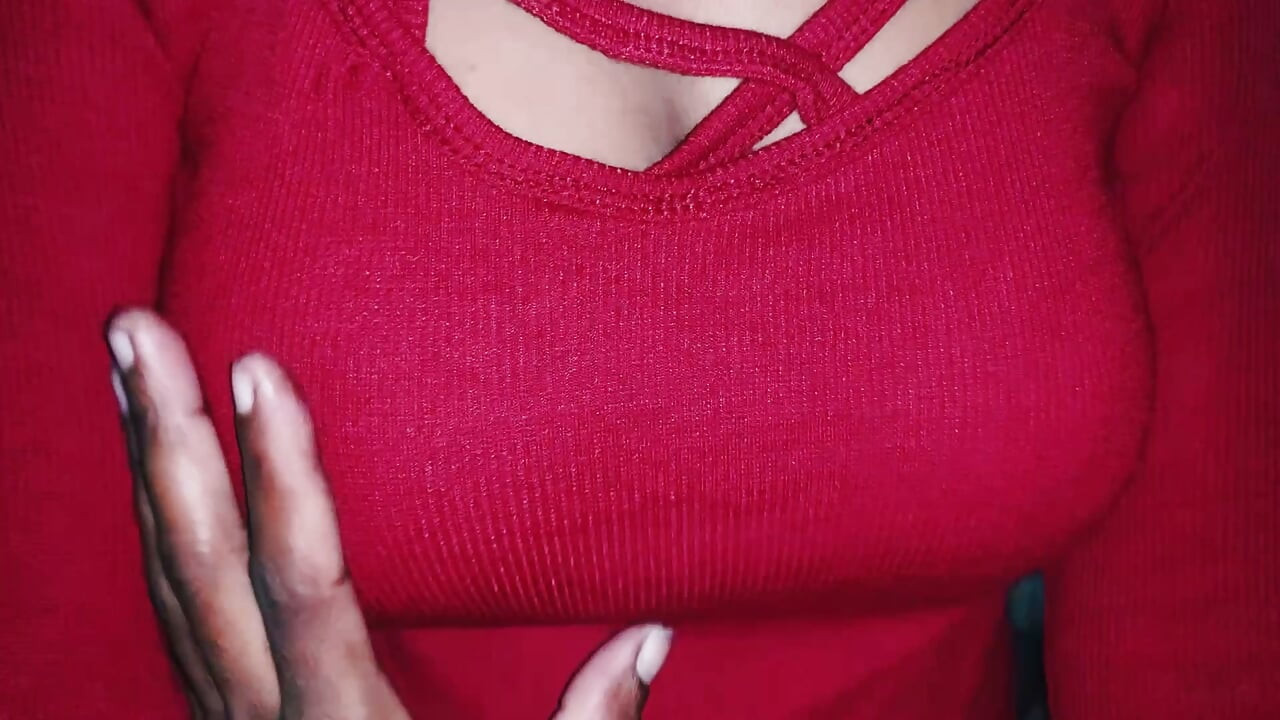 Madama sexy com peitos grandes fode com o criado HotBhabi