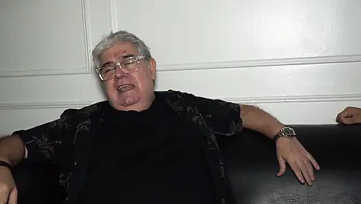 Arkadaşımı Futbol Izlemeye Davet Ettim Ve Sonunda Eşimin Yüzüme Alet Attım