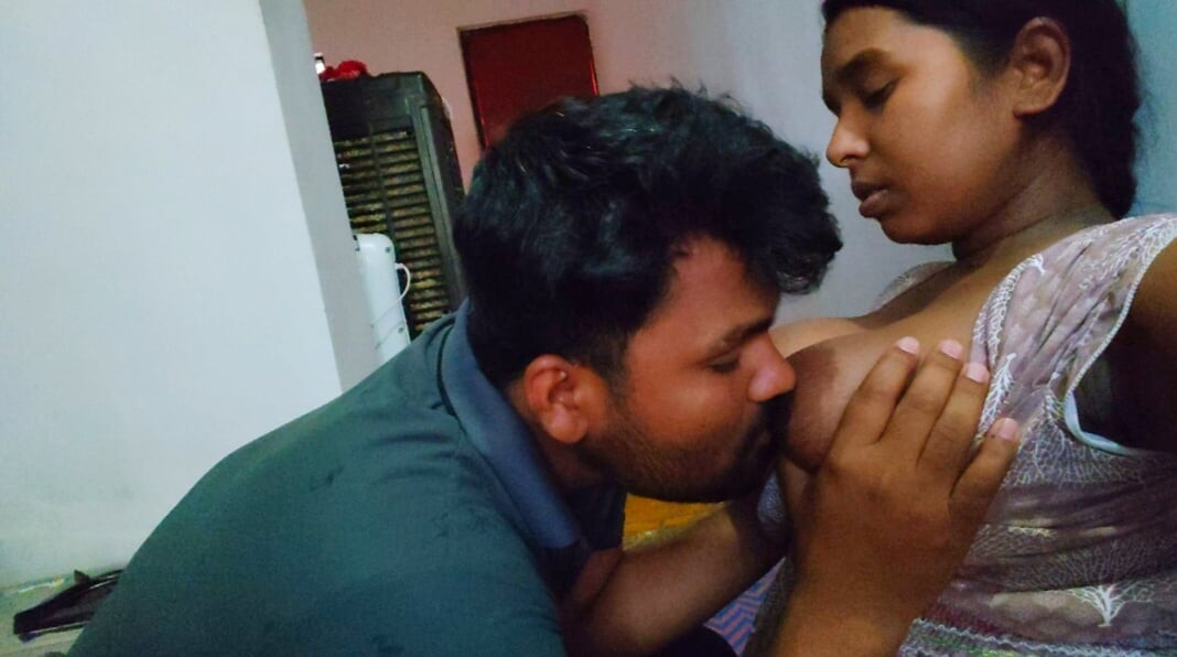 Bhabhi aapne boyfriend ko ghar bula leti he aaur aapne bade bade boobs aapne boyfriend se chusvati he aaur boyfriend ka land chus leti he