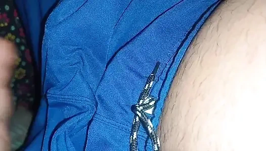 Desi Bhabhi blowjob. Bhabhi ne dever ka chupa lagaya.