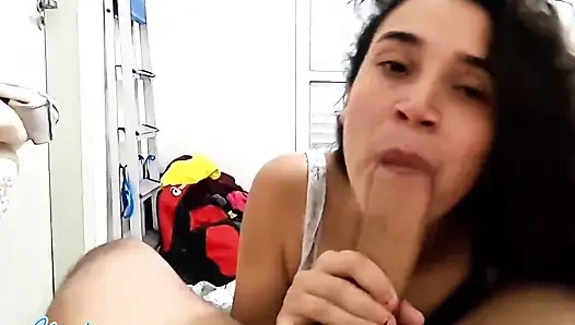 Кончает в рот замужней шлюхе!