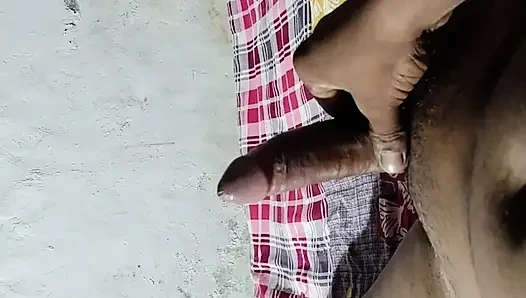 Моя сводная сестра увидела, как я🍆 ударяю, а затем прокатился на землю.