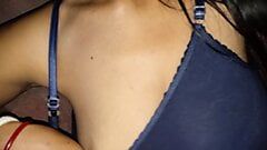Desi Village cô gái thủ dâm - Nóng âm hộ dùng ngón tay và bóp ngực
