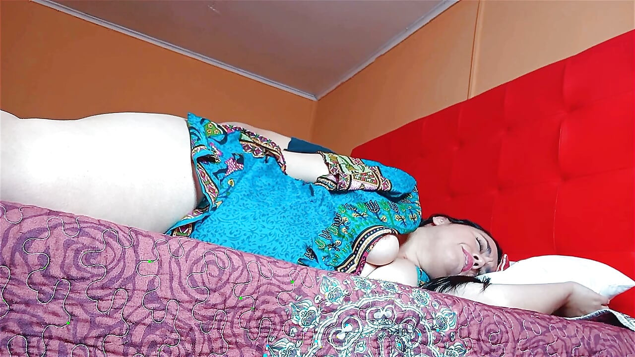 Hot Indian desi bhabhi with big ass fucked hard in the morning