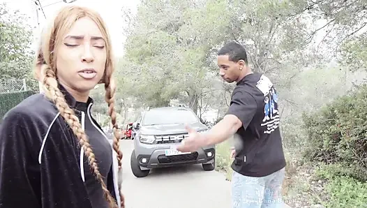 Sokakta beni sert sikecek birini arıyorum ve onu buluyorum - luna blackx x jesus reyes