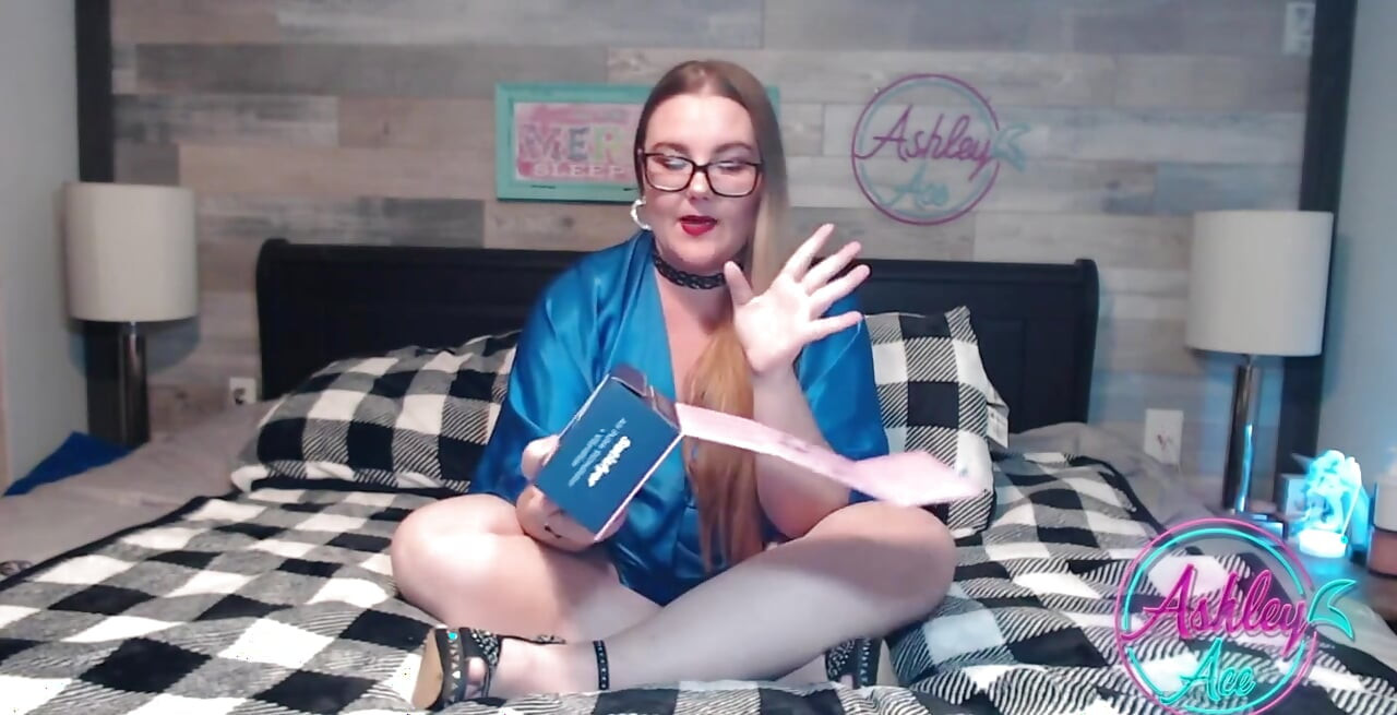 Ashley レビュー - Satisfyer Curvy 1