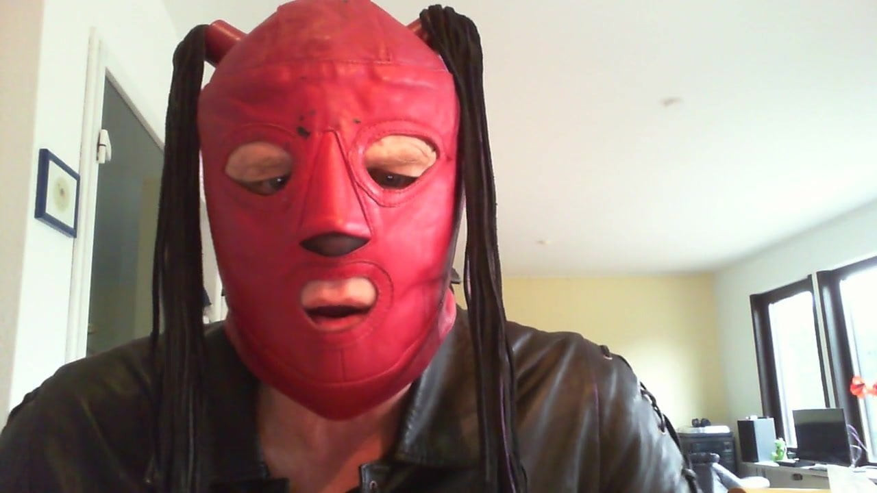 In Maske