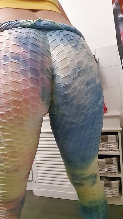 Masturbating whit a vibrator