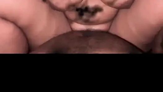Desi-ehefrau mit dicken möpsen