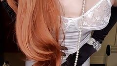 Jessicaxd-白いコルセルと生姜の髪