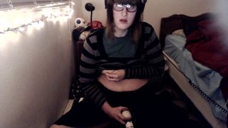 homemade chubby trans jerk & cum with hitachi