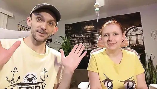 İstek Listesi Hediyeleri 9 - Kırmızı Korse Ve Siyah Vinil Elbise Kutu açılıyor Ve Mastürbasyon