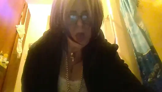 Coming Out of Shell Vibing Dancing Big Giant Sexy Ass