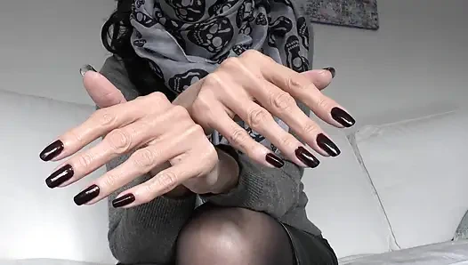 Karanlık gizemli tırnaklar bölüm 3, lady victoria valente