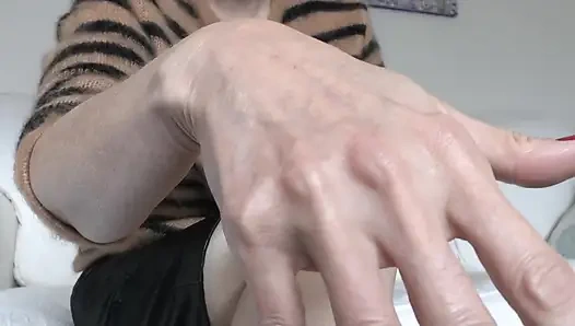 Sevgililer gününde göğüslerini rujla süs edeceğim, Lady Victoria Valente