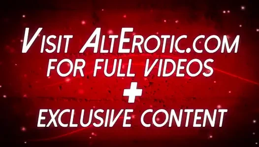 Bunny and Sabien take a break from gaming to fuck