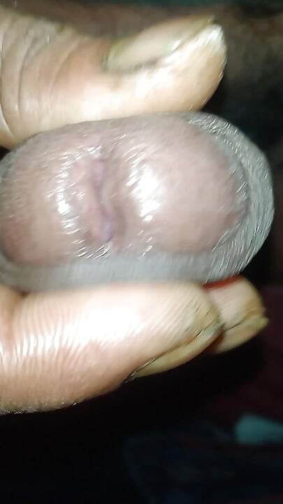 Raat ko biwi nahi hone ke Karan land pakar kar hila hila kar pani bahar nakala Desi boy Des boy rat ko mera land ko hila hila kar pani Raat