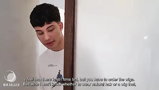 Мой сводный брат открывает меня в середине живого потока и в конечном итоге трахает меня - Danner Mendez и Min Galilea