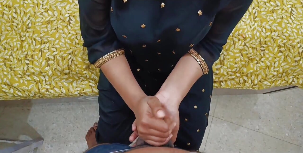 Indian College Babe Was Meet Boyfriend After Five Yers Ago and Fucking Hard in Doggy Style Outdoor