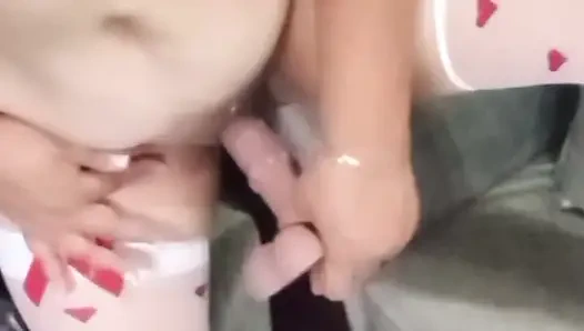 Üvey annemin ikinci bölümü fışkırtana kadar dildoyla oynuyor