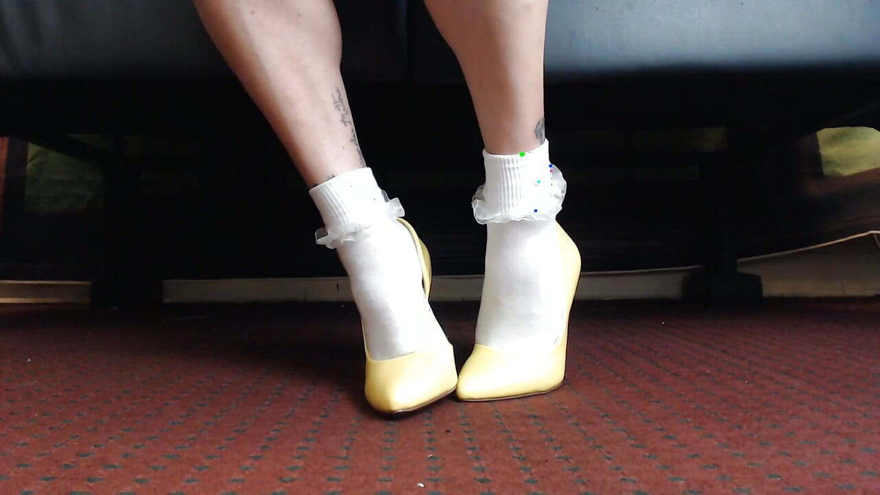 Sweet white ruffled socks heels