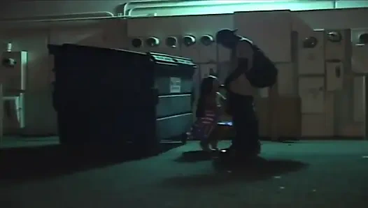 Üvey oğul üvey annesinin kıllı amını okşuyor