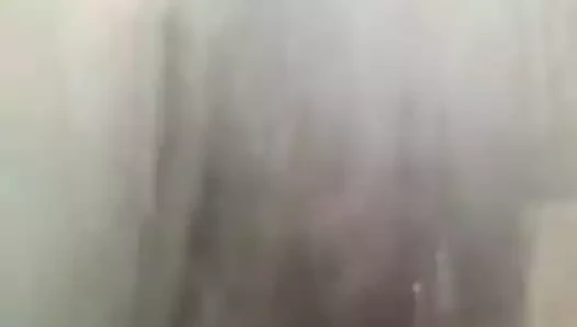 cossio en la ducha
