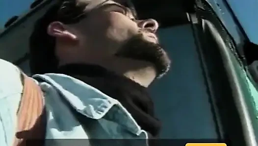 Beyaz yarak azgın zenci kaltağı sikiyor