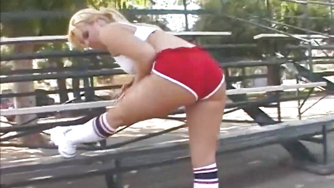 Fat Camel Toe Blonde Pussy Treated Reckless