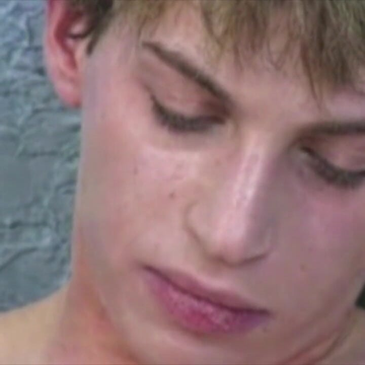 在办公室用假阳具肛交自慰