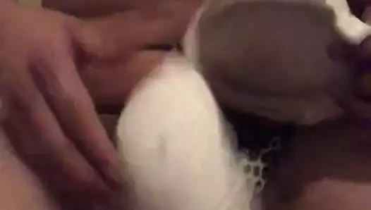 Cheetah sutyen ve külot masturbasyon yapmak