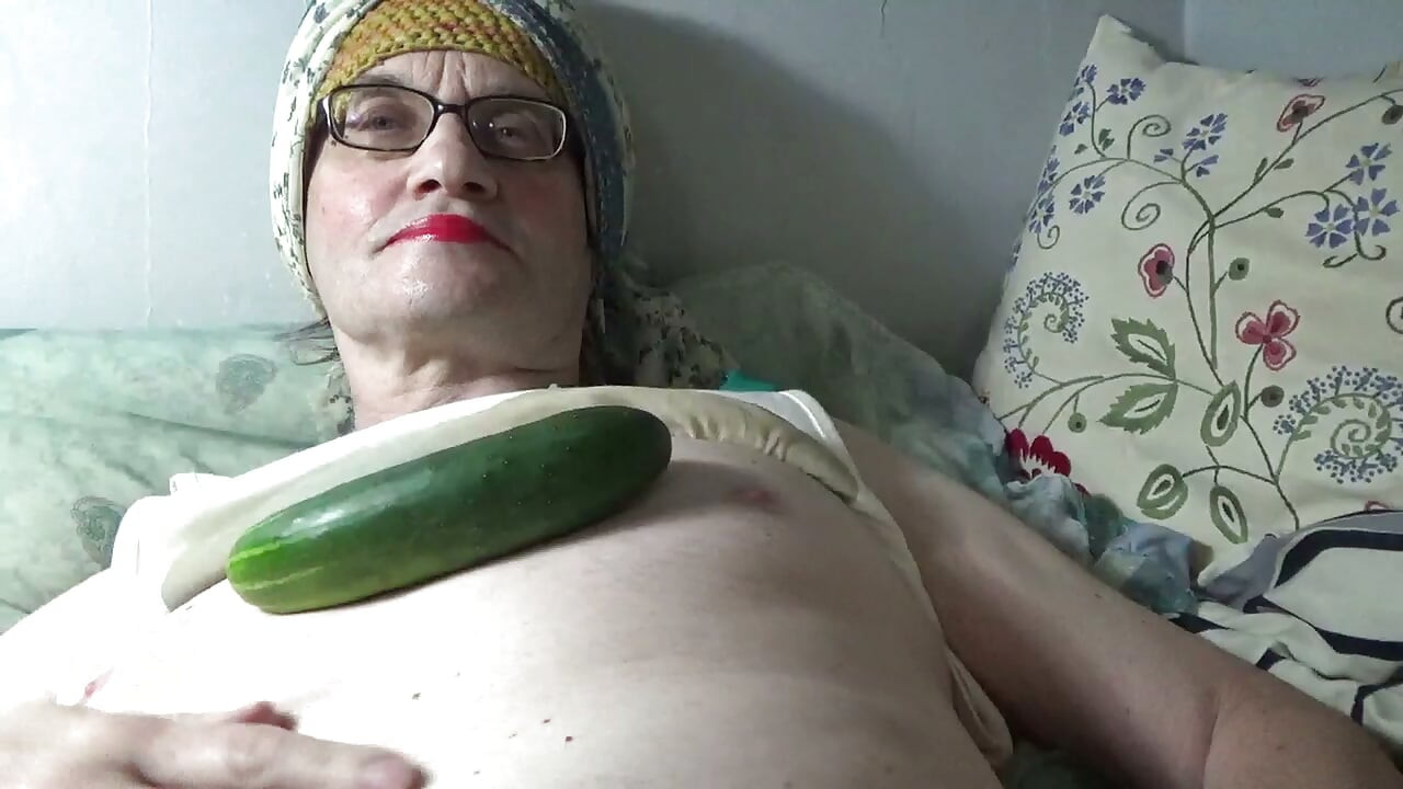 Chubby ladyboy Serge Ave-Lusin. 2026jc