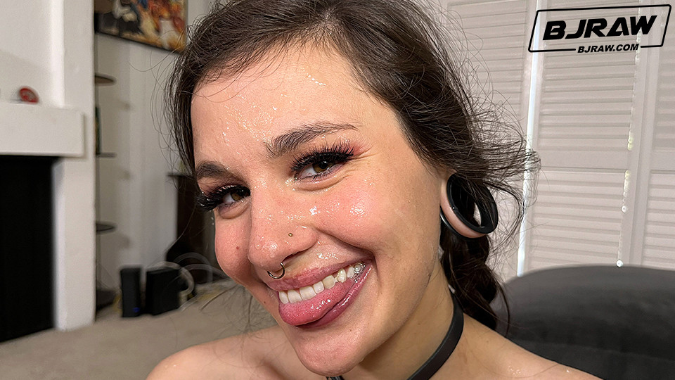 BJRAW – Luna Lovely has a lovely throat