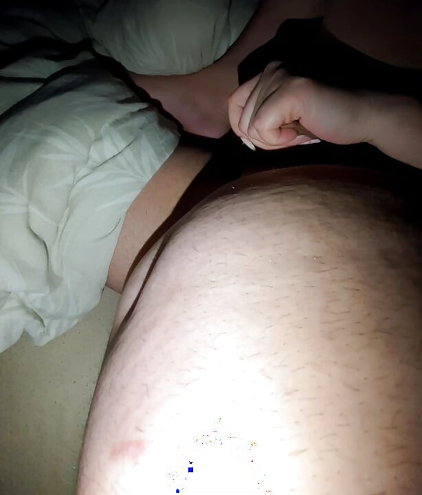 Step Mom Can't Lie Alone on Vacation and Comes to Step Son and give him a handjob