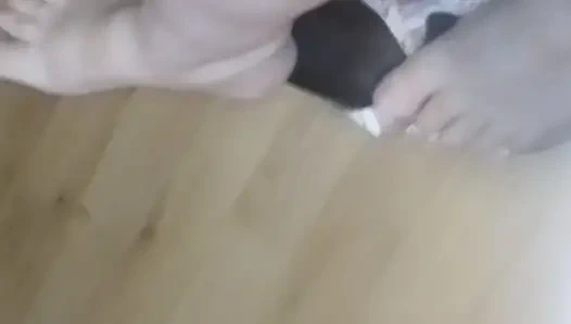 Обувь Birkenstock обрабатывается