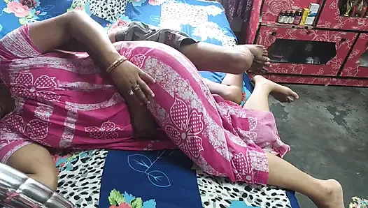 Deshi bhabi ki bister gorom kiya puri somoy