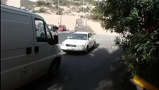 Sarışın hatun buharlı karşılaşmada taksi şoförünü baştan çıkarıyor