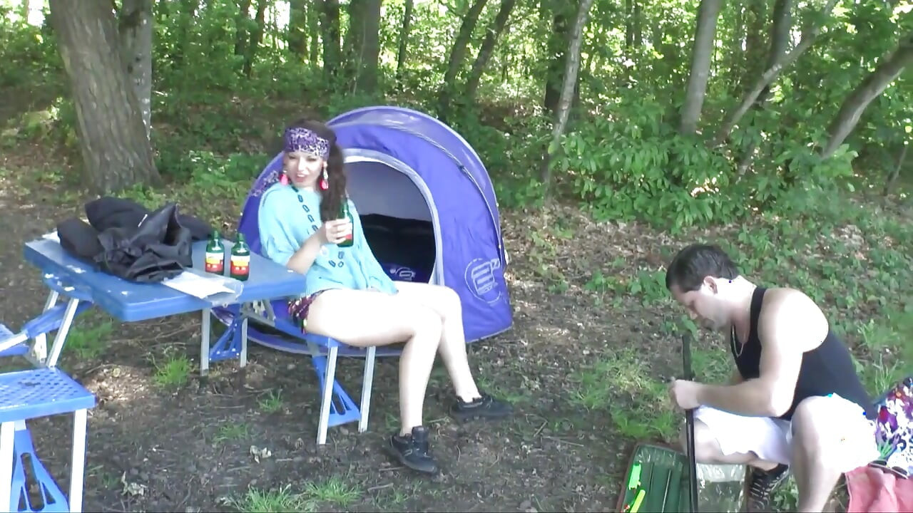 حركة موانئ دبي ساخنة في الغابة