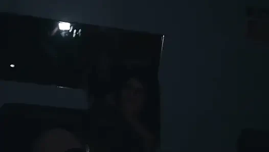 Wanita Dewasa Ditawarkan Dalam Gangbang Keras Di Klub Libertine