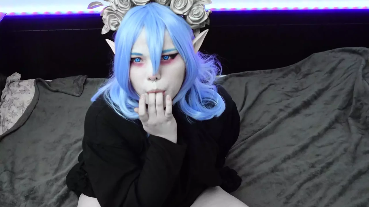 elf cutie masturbation