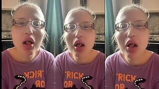 Ağır çekim ile asmr çiğneme ses efekti