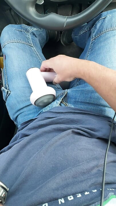 Vibrator and cum
