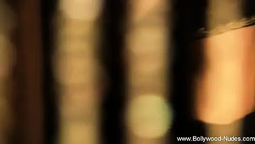 Godaan perut sensual deva dassis