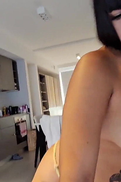 Argentina Has Bareback Sex with Stranger in Airbnb