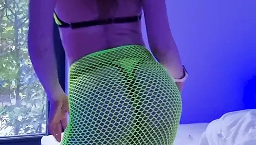 New Toy Made Her Lustful Pussy Squirt