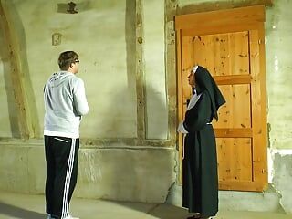 赫伯特的淫荡修女 第2卷 - 第3集 - 牧师和修女